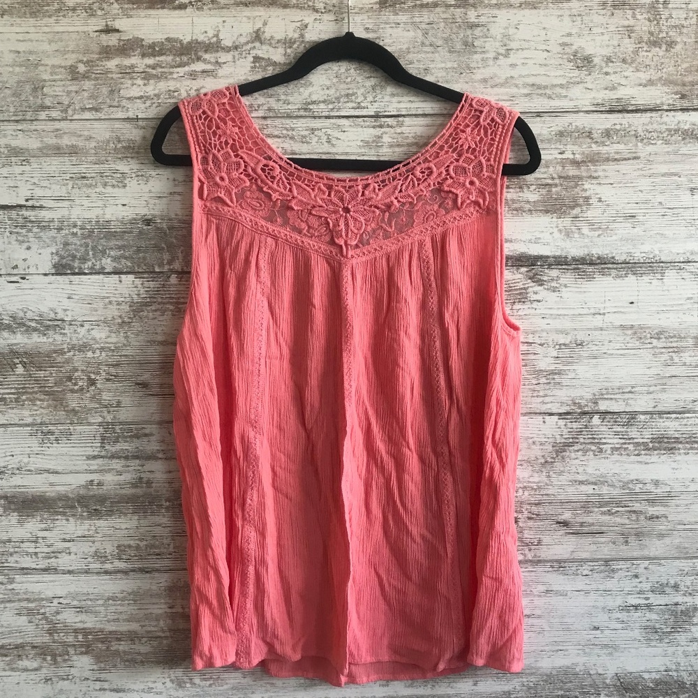 Detailed Gauze Sleeveless Top